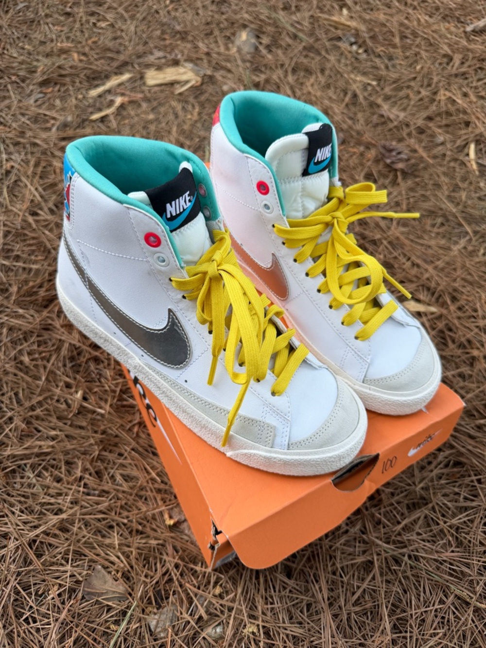 Nike Blazer Mid '77 Boys Size 5.5Y White Silver Athletic Leather Shoes Sneakers
